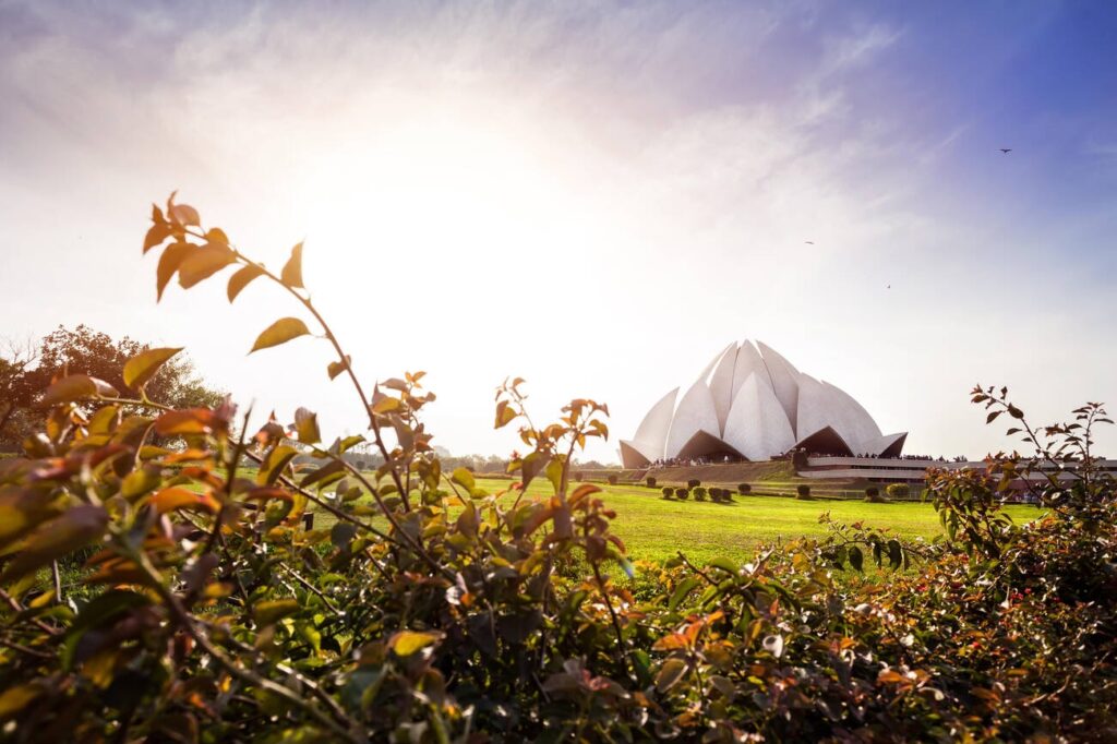 Best time to visit in lotus temple
